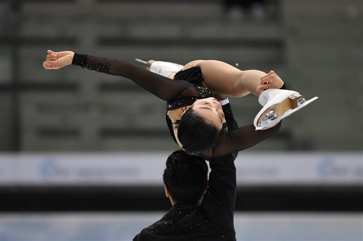 IMAGO / AFLOSPORT | Wenjing Sui and Cong Han of China in the Pairs Short Program at the ISU Grand Prix of Figure skating on November 5, 2021
