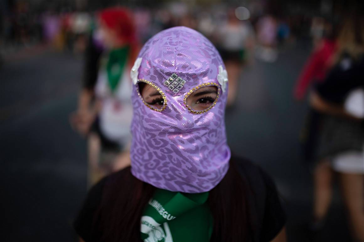 IMAGO / Zuma Wire / Vanessa Rubilar | Feminist march on International Women’s Day in Santiago, Chile. 8 March, 2022.