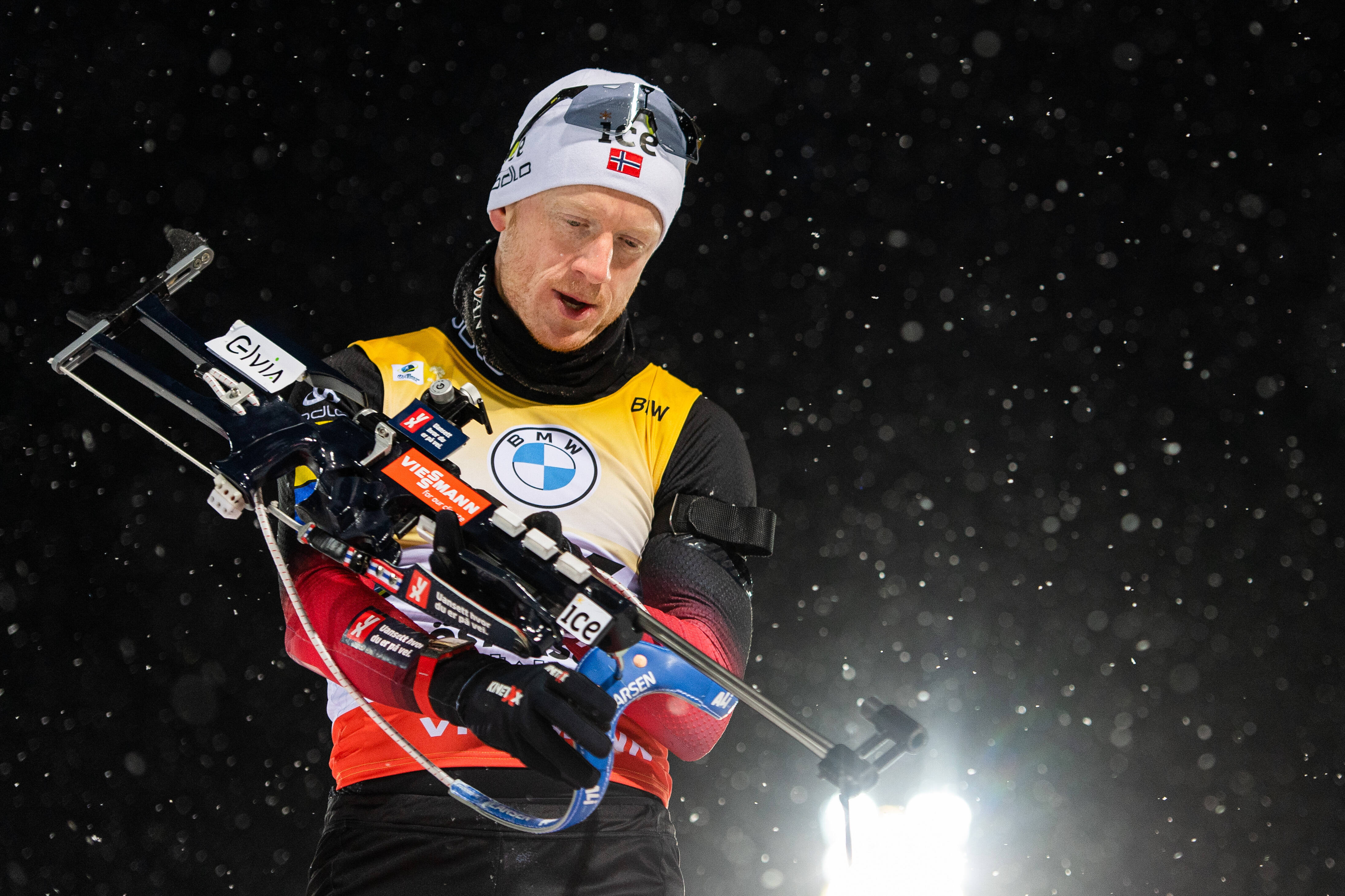 IMAGO / Bildbyran | Johannes Thingnes Bø of Norway during the men's 10 km sprint at the IBU Biathlon World Cup in Östersund, Sweden on December 2, 2021