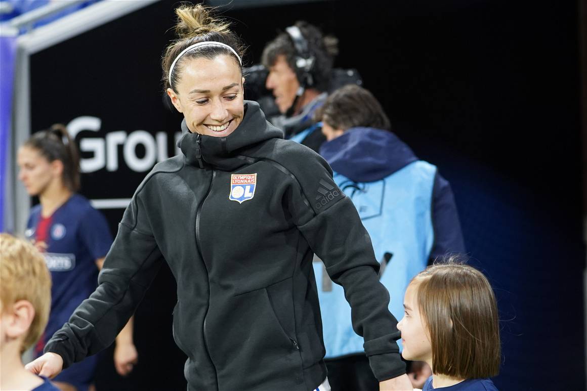 Lucy Bronze of Olympique Lyonnais entering the stadium prior the Women's Division 1 match between Olympique Lyonnais and Paris St. Germain at Groupama Stadium on April 13, 2019 in Lyon, France.