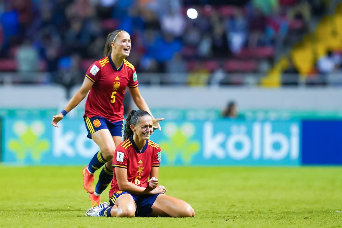 Maite Zubieta (16 Spain) breaks down in tears celebrating their victory of the Final at the final whistle during the FIFA U20 Womens World Cup Costa Rica 2022 football Final match between Spain and Japan Estadio Nacional in San Jose, Costa Rica.