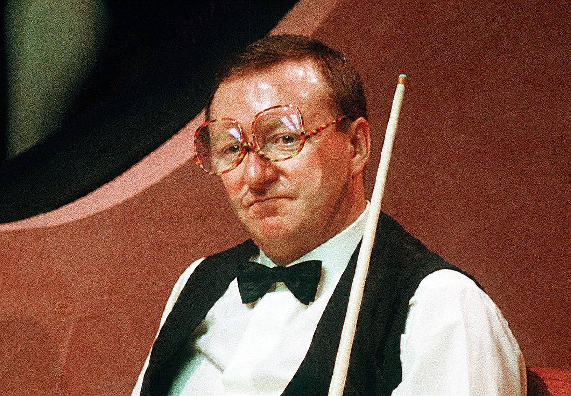 IMAGO / Colorsport | Dennis Taylor (Ireland) World Snooker Championships 1988.
