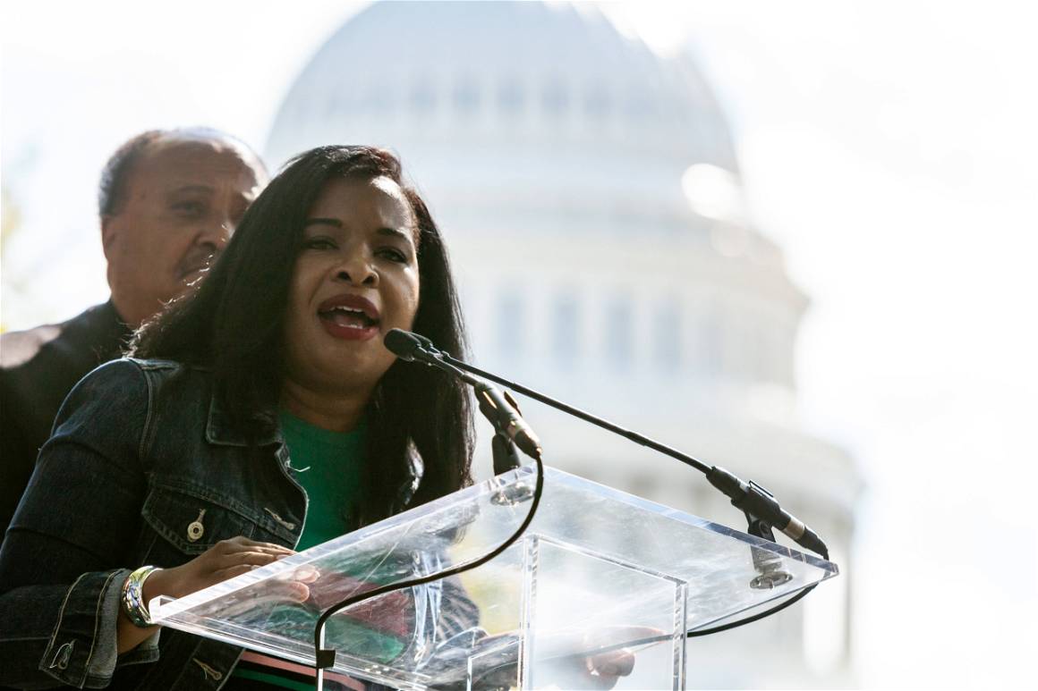 IMAGO / NurPhoto / Allison Bailey | Andrea Waters King, activist and wife of Martin Luther King III speaks at the 3-day relay for voting rights at US Capitol.