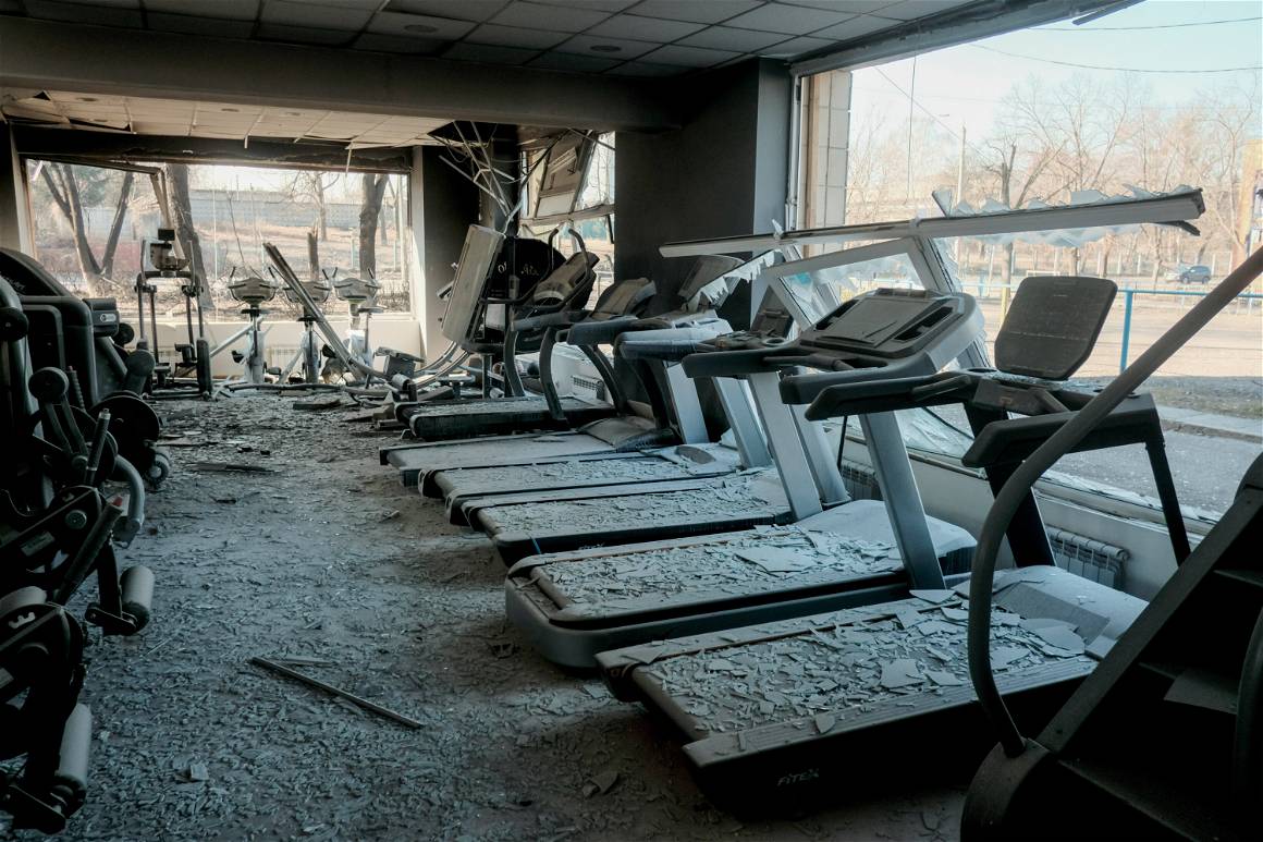 IMAGO / ZUMA Wire / Matthew Hatcher. March 19, 2022, Kyiv, Ukraine: A view of the aftermath after a residential area was hit by a Russian missile in Kyiv.