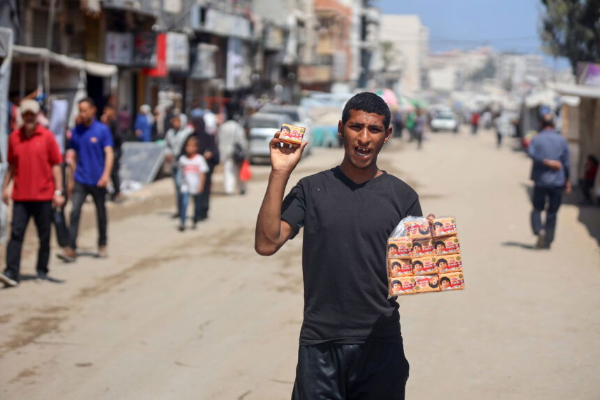 photo of a market in gaza