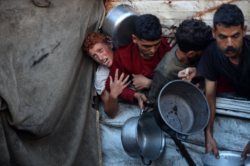 photos of Food Distribution In Gaza