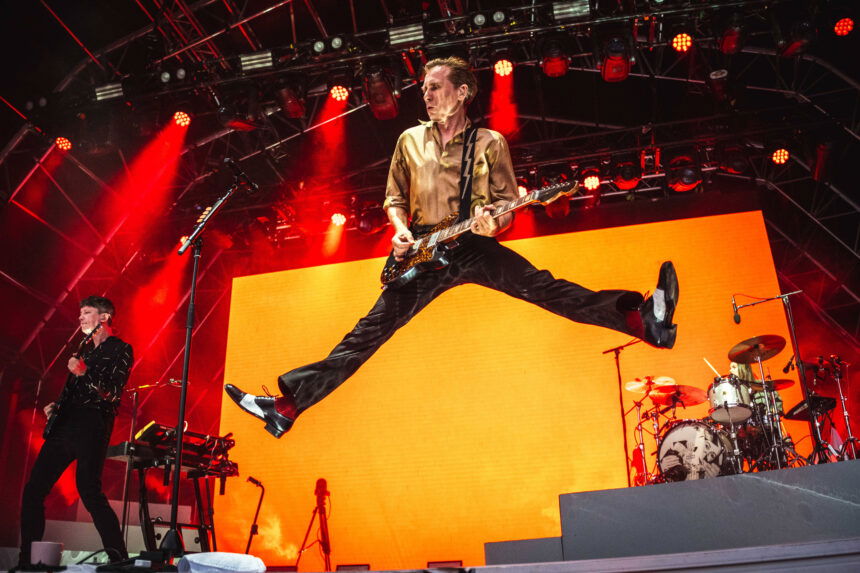 Best Editorial Entertainment Photo of August